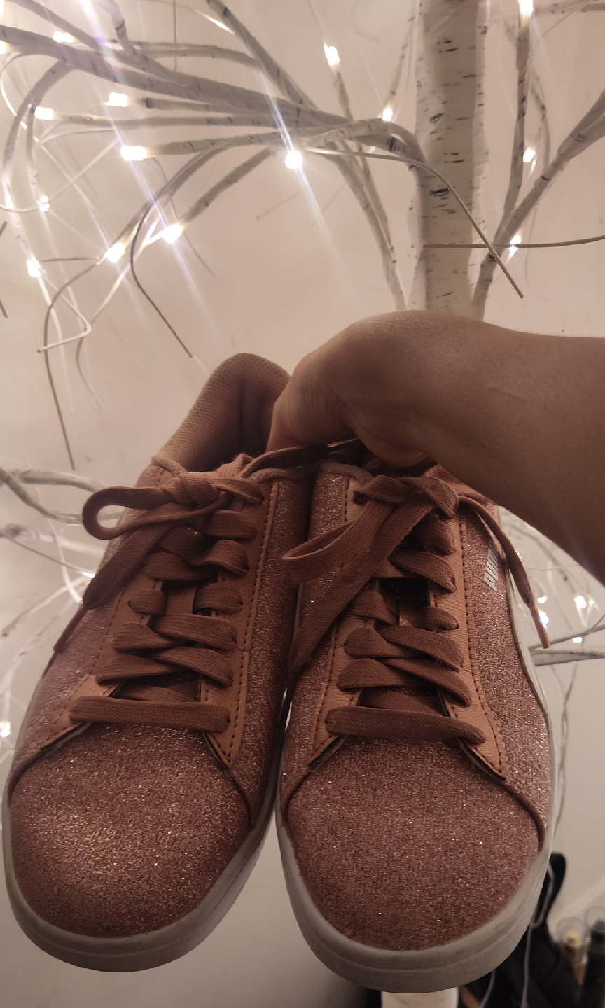 PUMA Rose Gold Glitter Sneakers⭐🩷 - size 4.5⭐