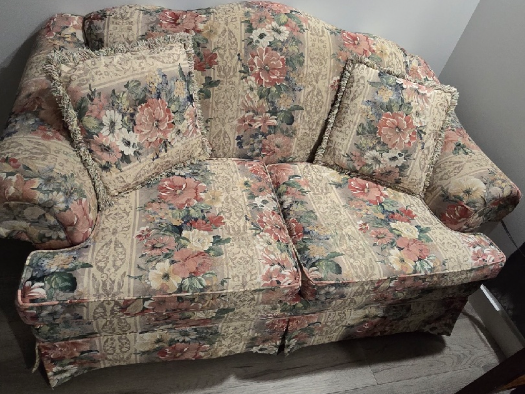 Floral Patterned Loveseat Sofa - photo 2