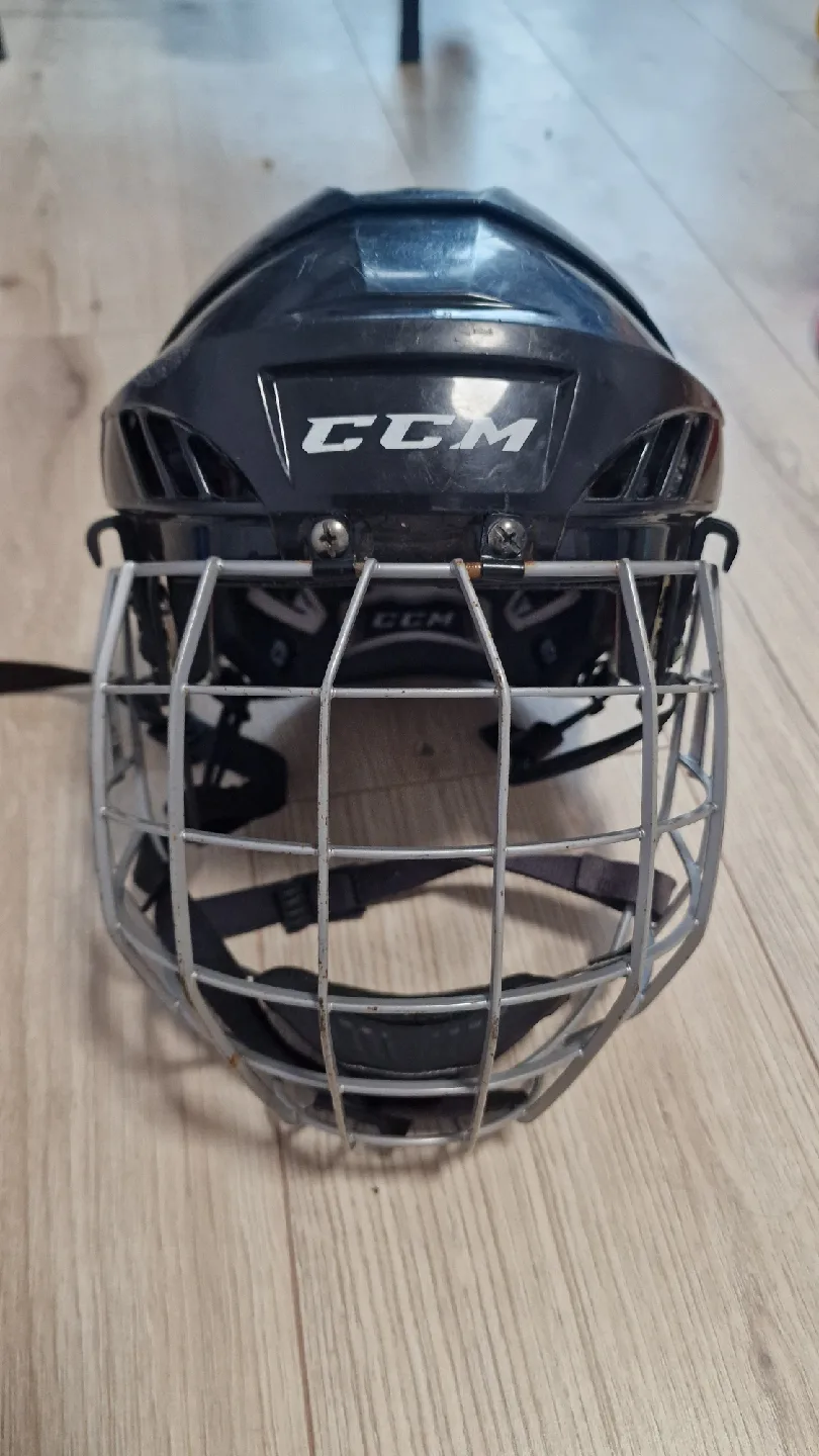 Dream Ice Figure Skates - Size 1 with helmet image indicator(5)