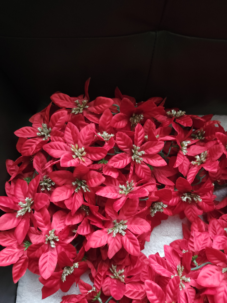 Red Poinsettia Garland - 4 pieces at 5ft 6in each - photo 2