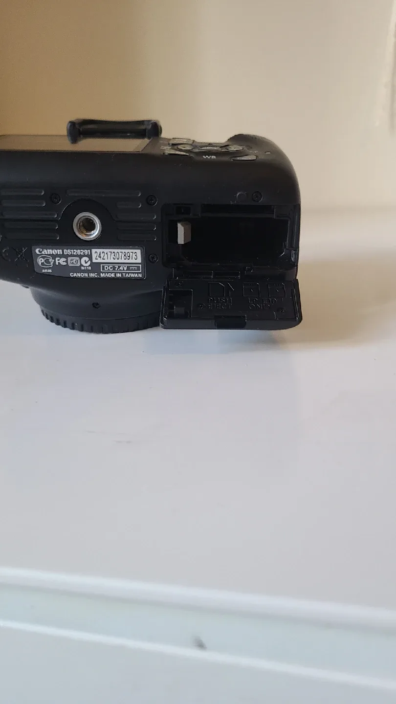 Canon EOS Rebel T3 DSLR Camera Body (Not Tested, No Battery) image indicator(10)