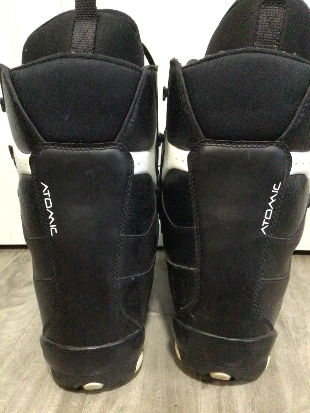 Used Atomic Snowboard Boots - Size 7 image indicator(2)
