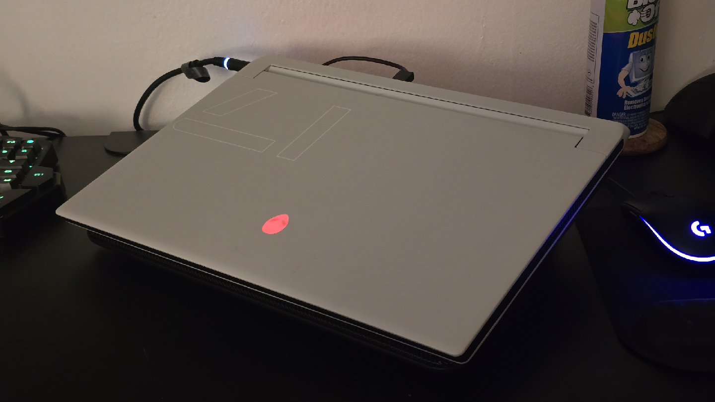 Alienware x17 R2 Gaming Laptop - 1.86 TB SSD, 32 GB RAM
