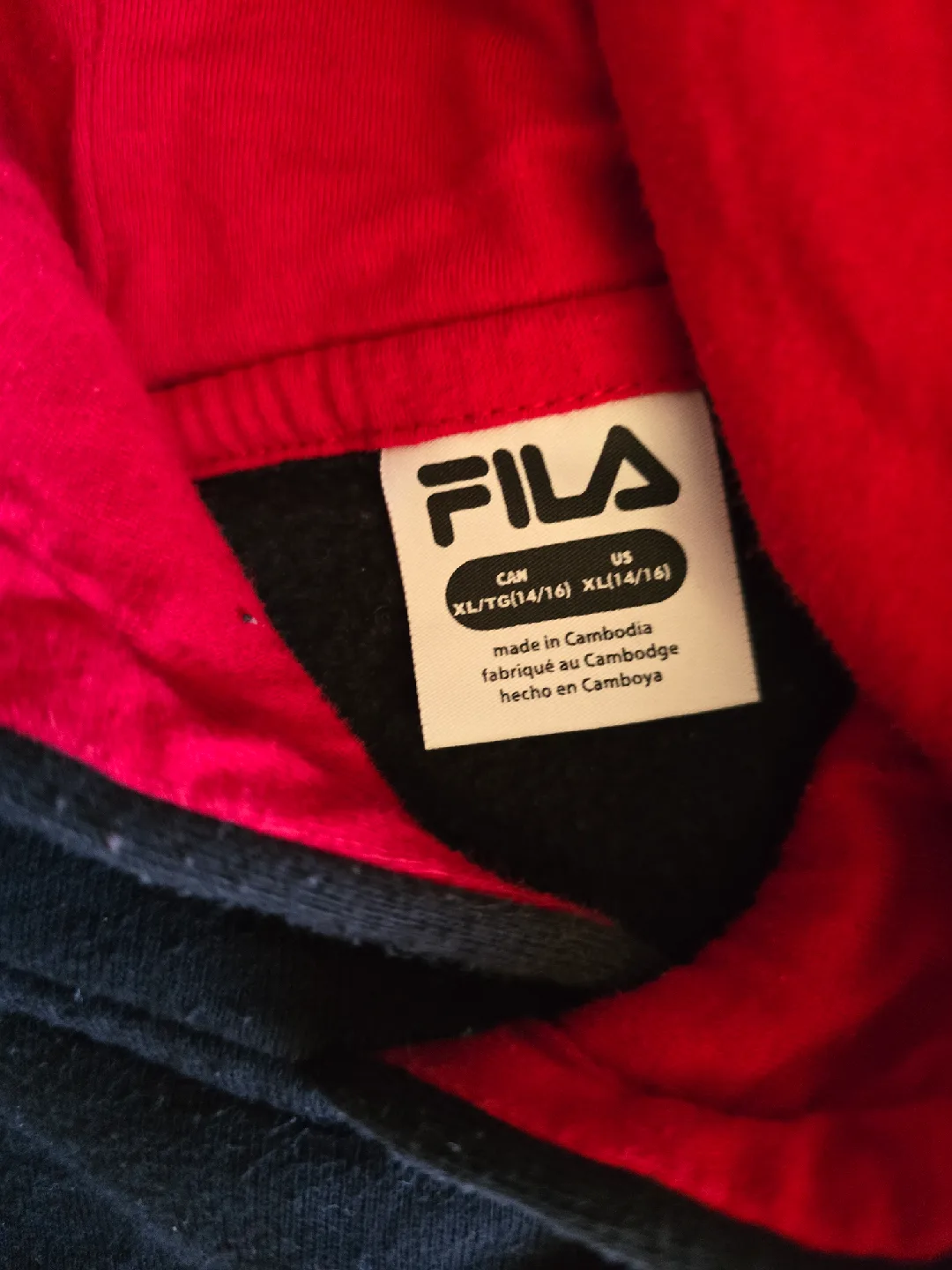Fila Black, White & Red Hoodie XL (14/16), but fits smaller image indicator(2)