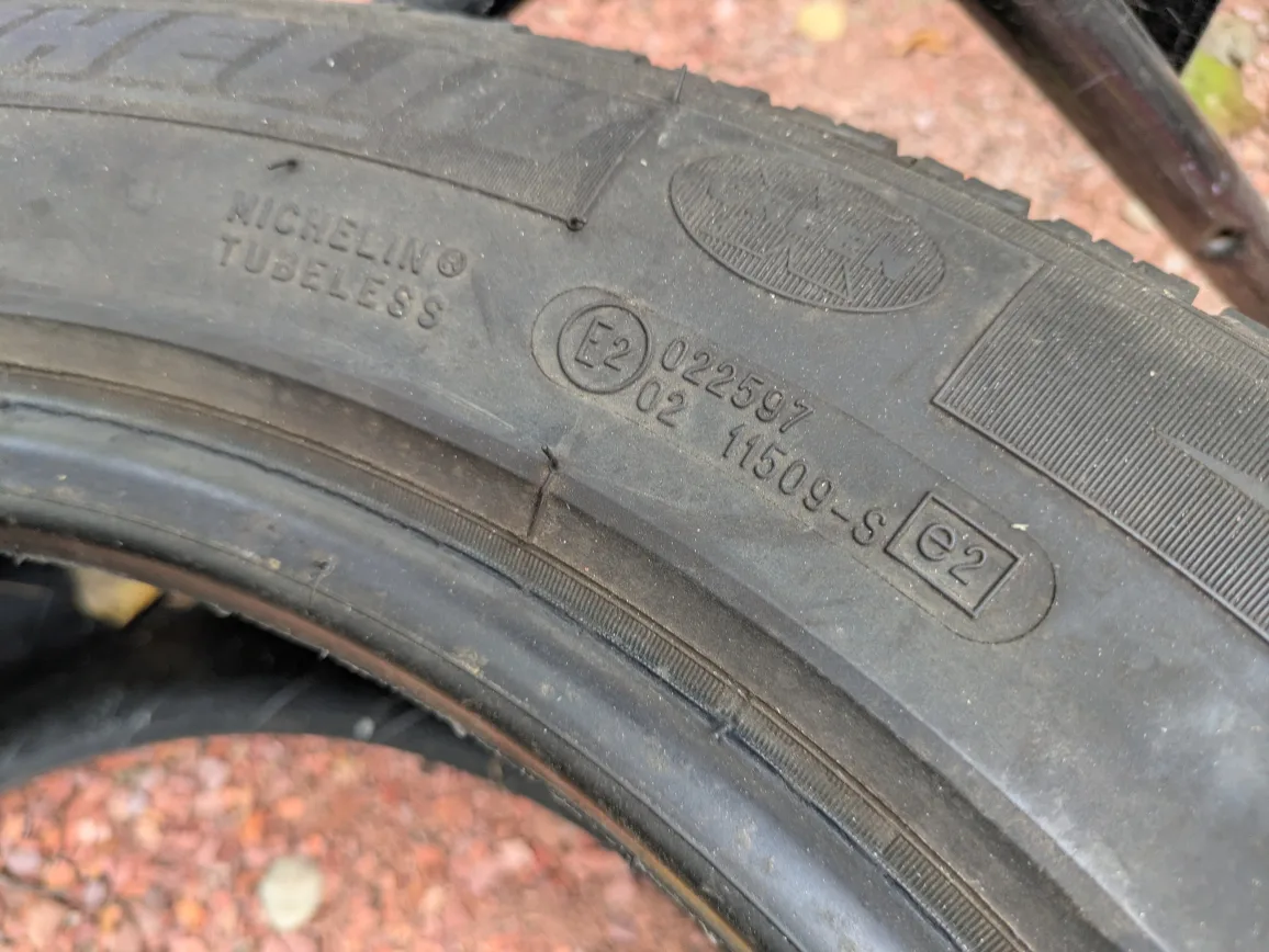 Michelin 235/55R17 Tire, 4 tires image indicator(2)