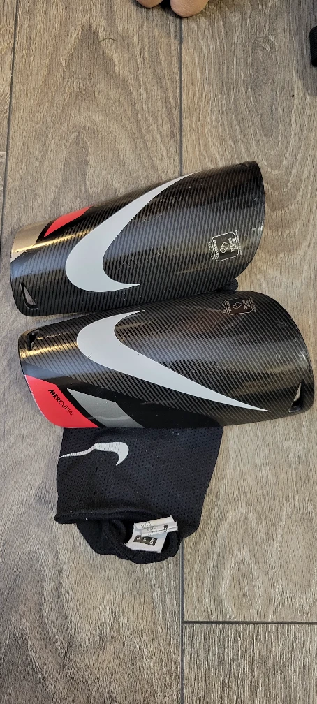 Nike Mercurial Lite Shin Guards