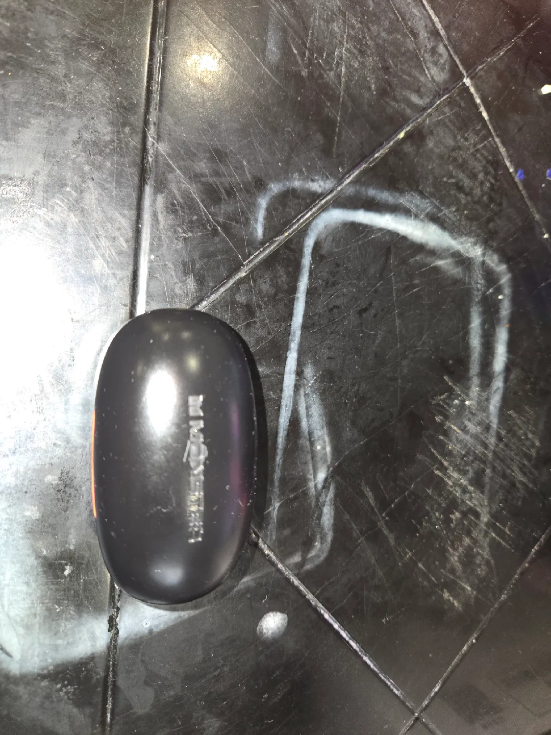 Monster & Dynamic MW08 Wireless Earphones image indicator(2)