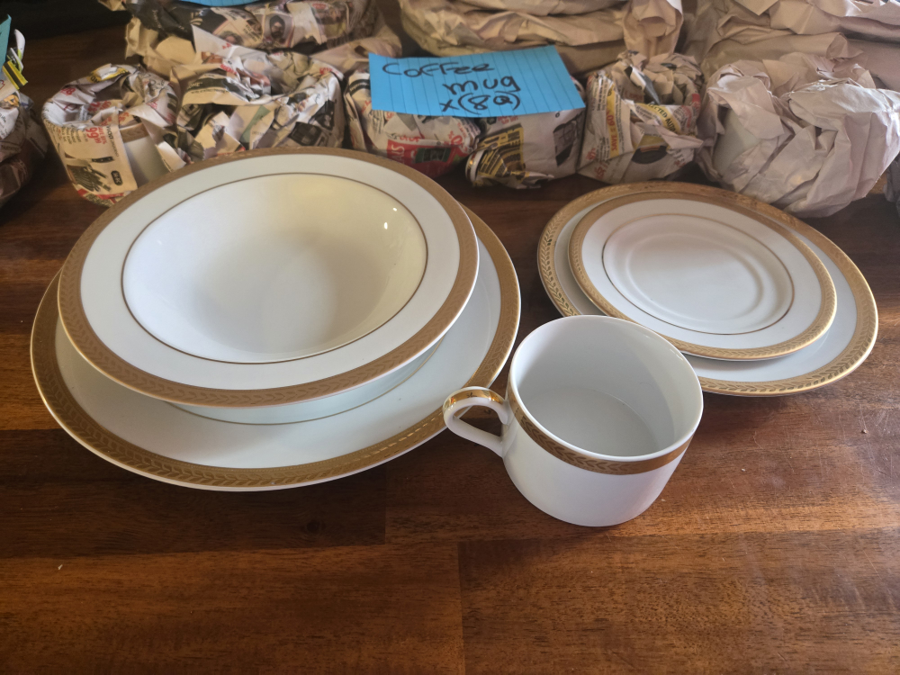Classique Porcelaine Florence Gold Dinnerware Set - photo 4