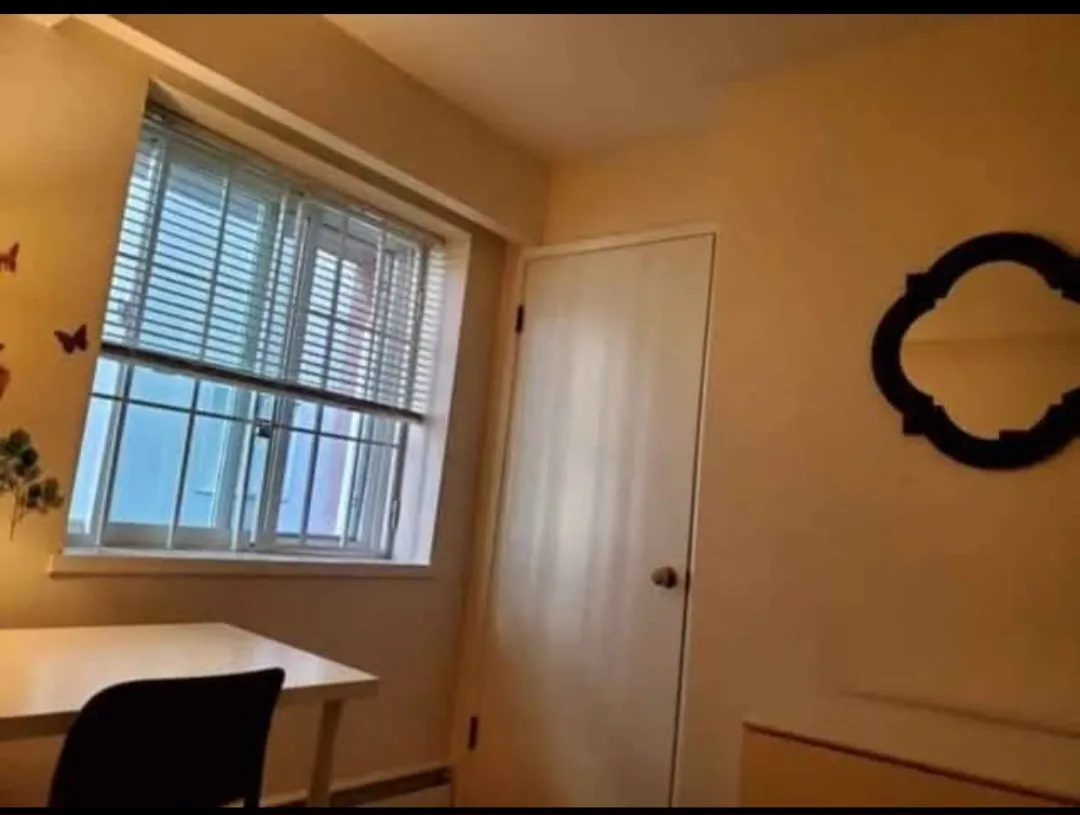 Private room for rent image indicator(2)