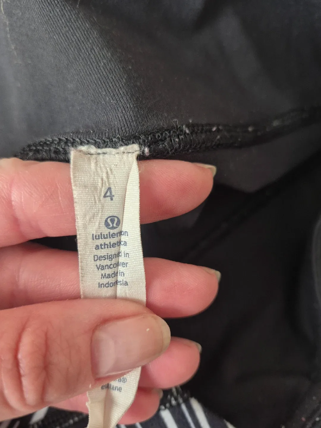Lululemon size 4 image indicator(3)