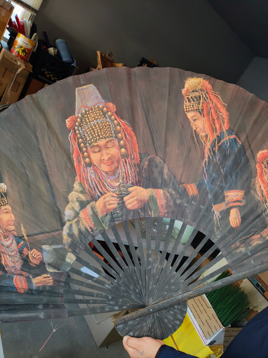 oversized hand-painted fan wallhanging - photo 2