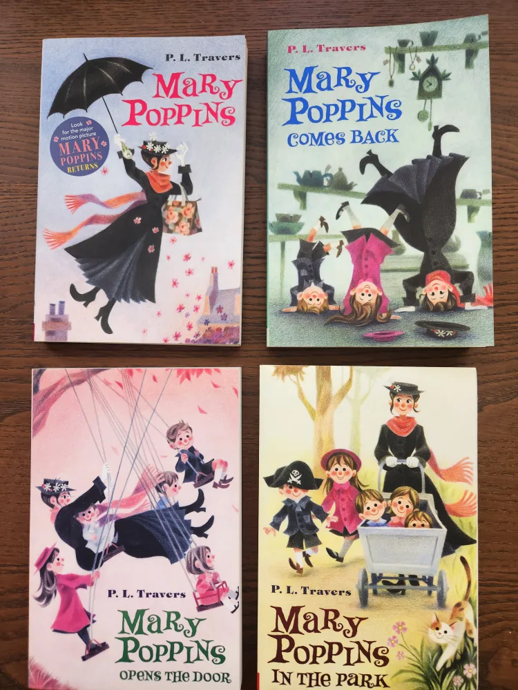 Mary Poppins box set (4 books) image indicator(3)
