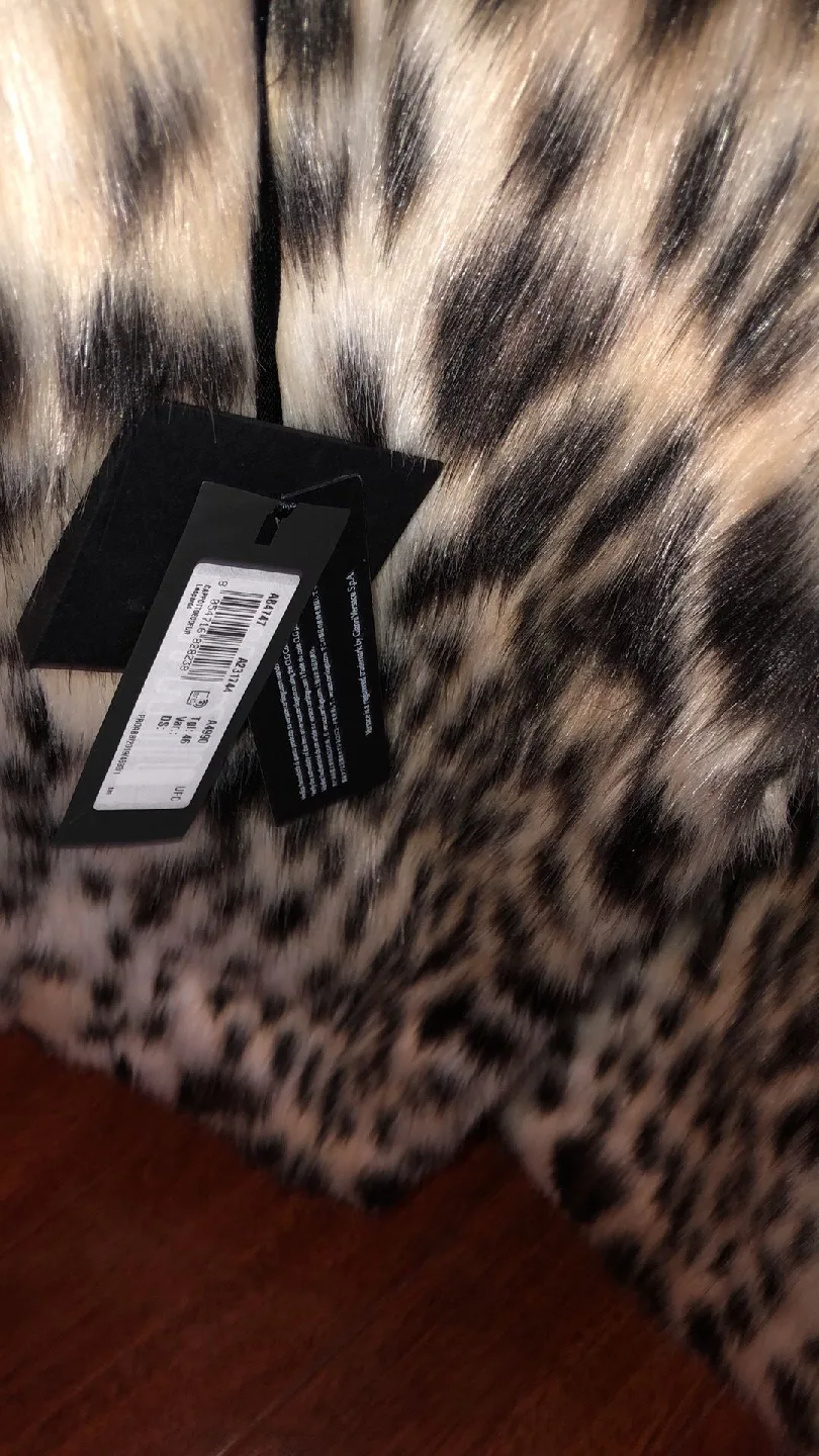 NEW Versace Leopard Print Coat image indicator(4)