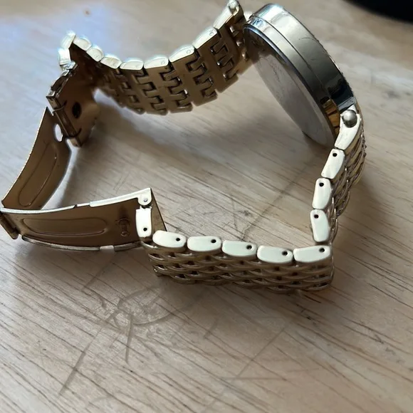 Michael Kors Women's Watch image indicator(3)