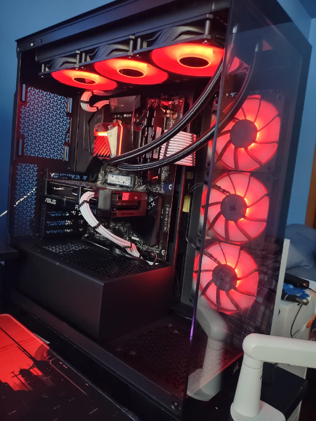 Custom Built Gaming Desktop image indicator(4)