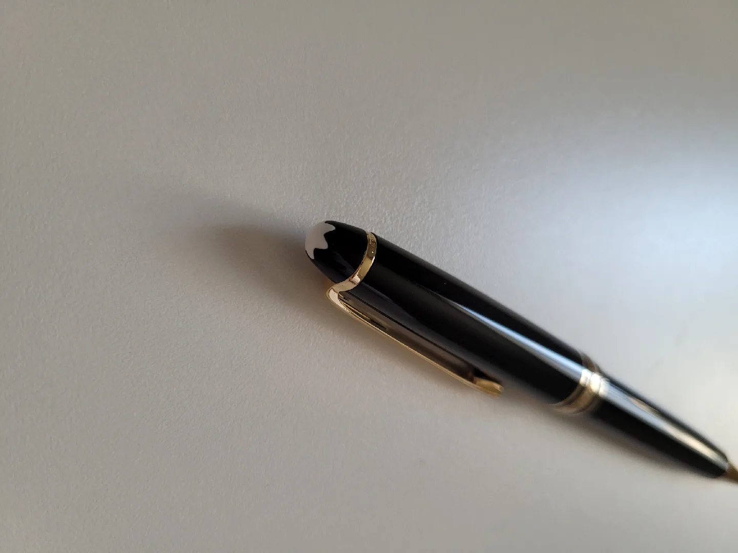 Montblanc Meisterstück Gold-Coated Classique Mechanical Pencil image indicator(3)