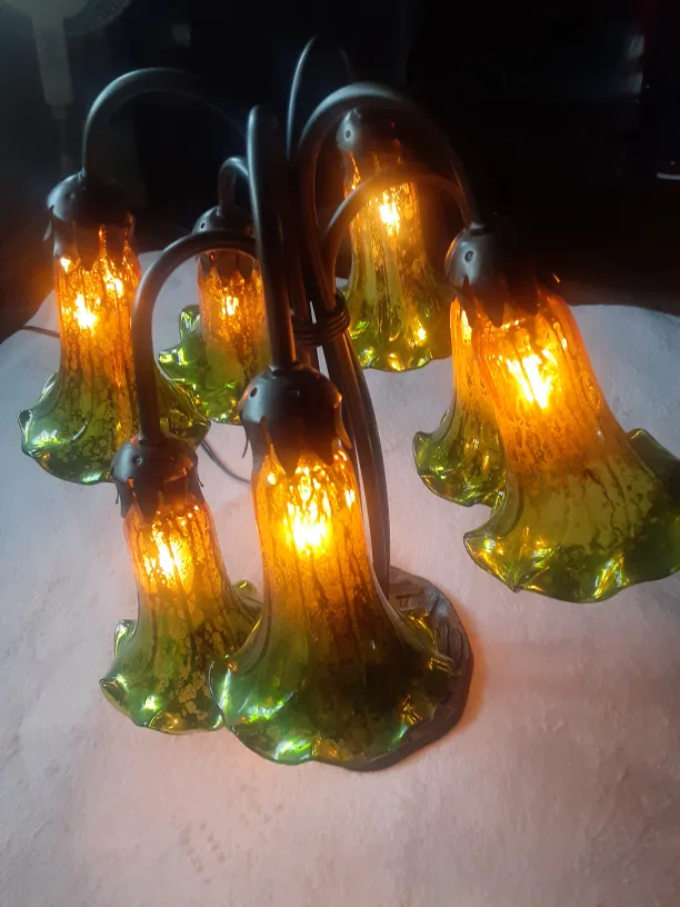 Floral Style Accent Table Lamp image indicator(10)