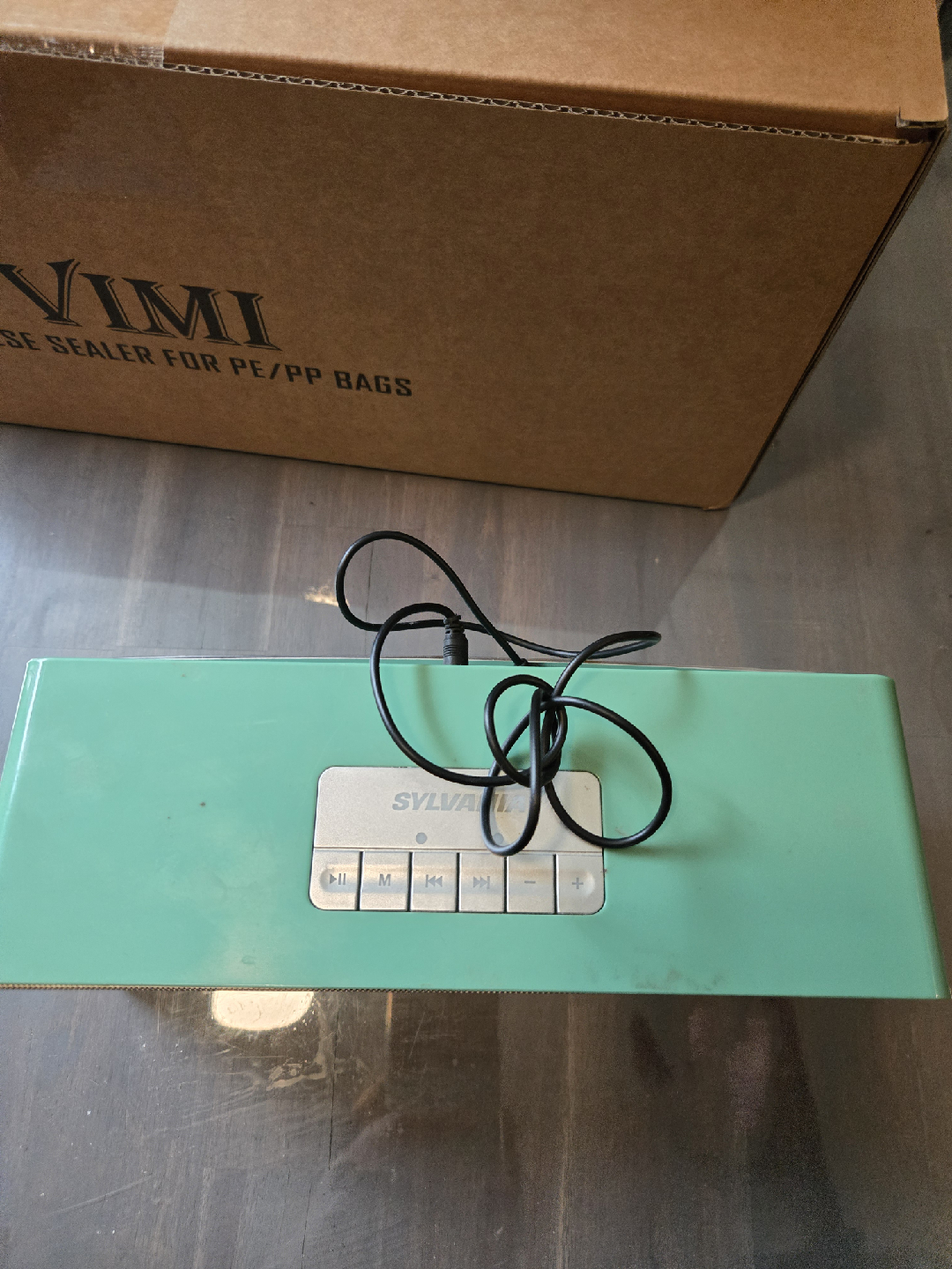 Sylvania SP672 Green Wireless Speaker - photo 2