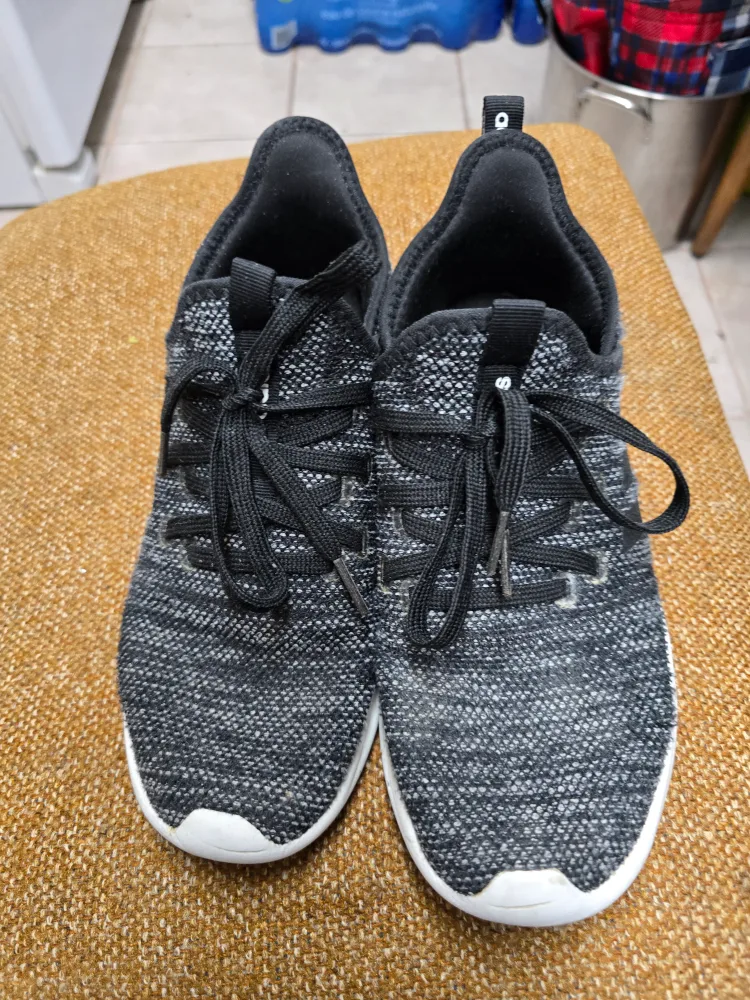 Adidas Cloudfoam Running Shoes - US Size 8.5 image indicator(2)