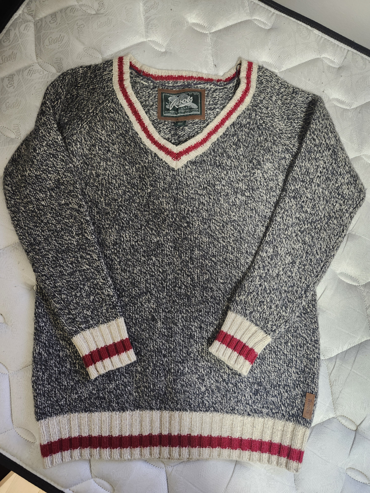 Roots Canada Wool Blend Sweater XS