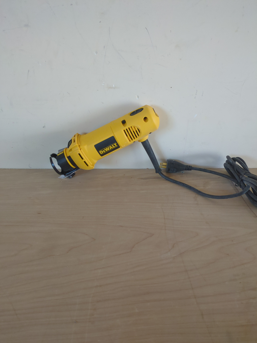 DeWalt DW660 Cut-Out Tool - photo 2