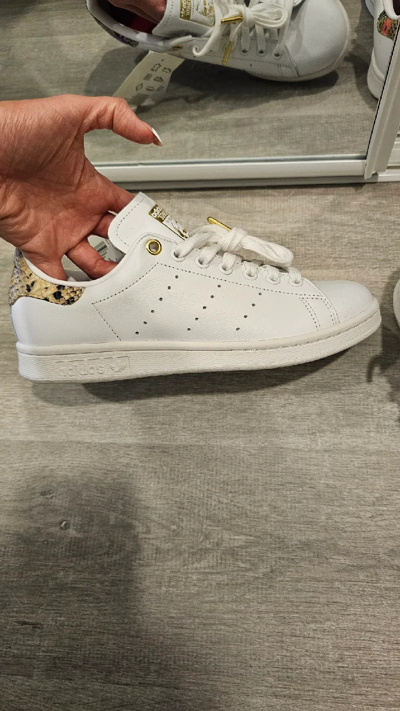 New Adidas Stan Smith White/Gold Shoes Size 6.5 US image indicator(3)