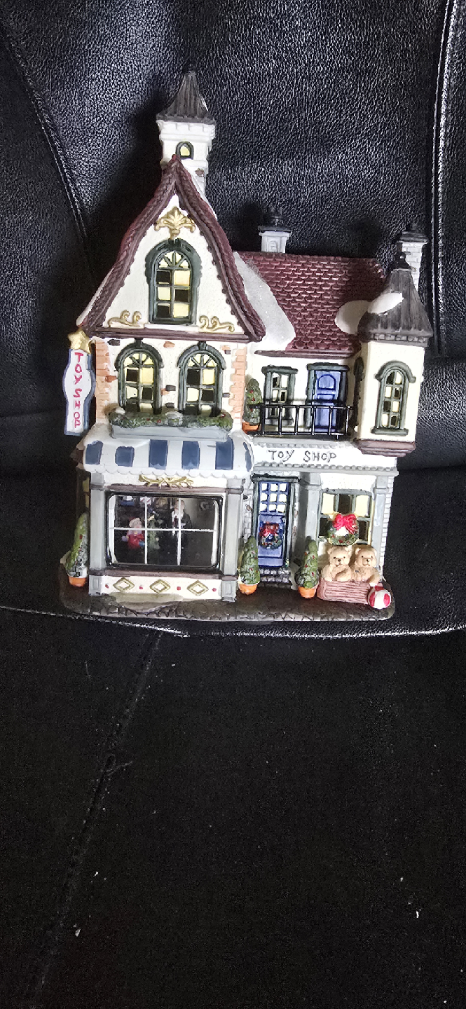 Ceramic Christmas Village Buildings - photo 3