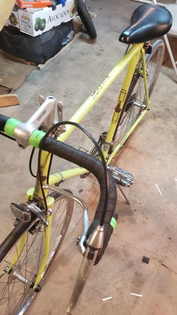 green blk Raleigh road bike