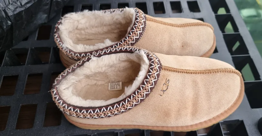 Women's Slippers Size 10 (EUR 40). image indicator(2)