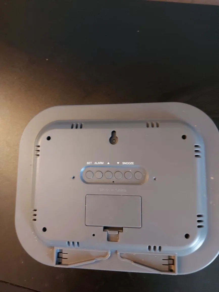 Digital Alarm Clock image indicator(2)