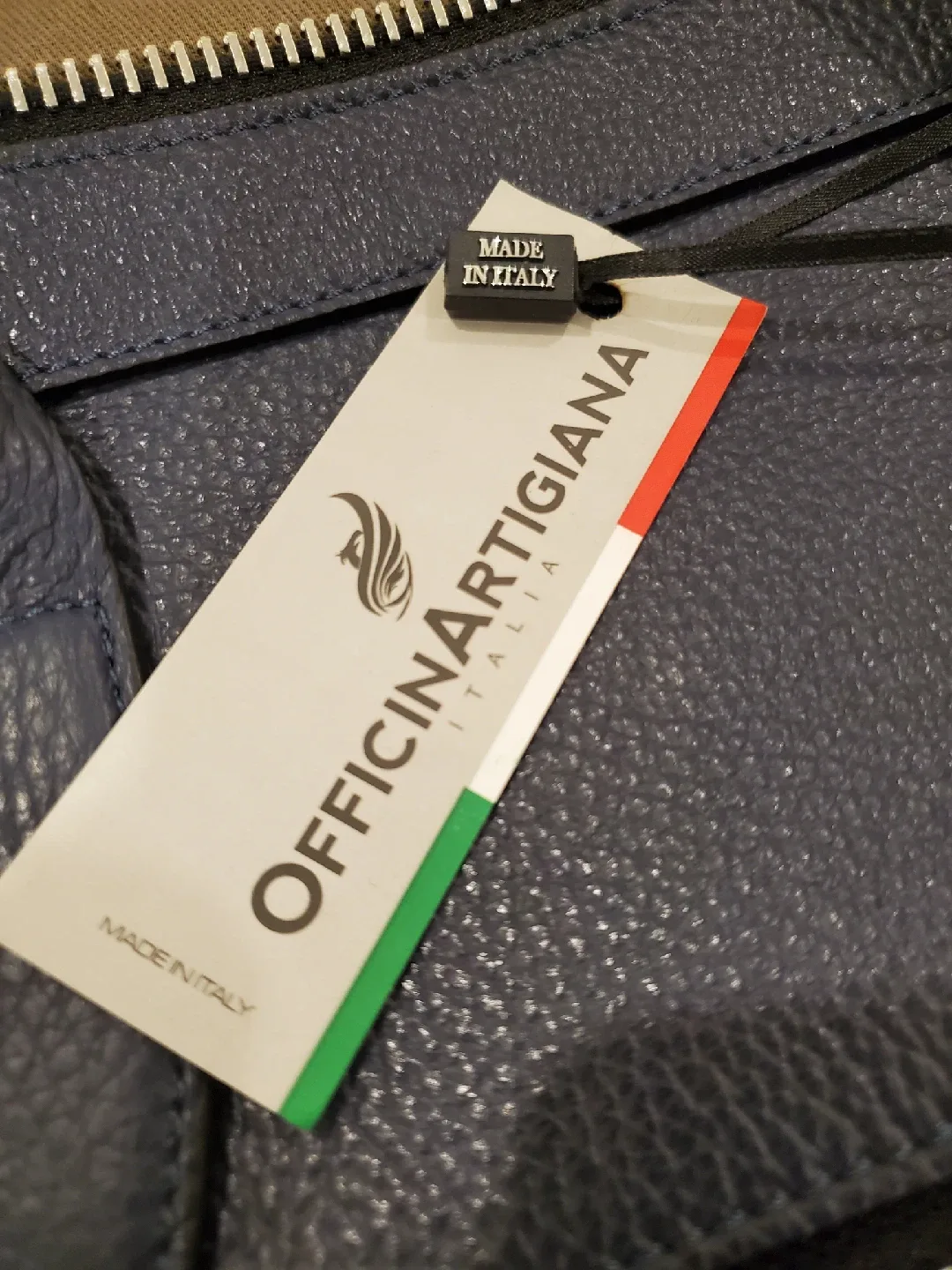 new quality navy leather overnight bag image indicator(2)