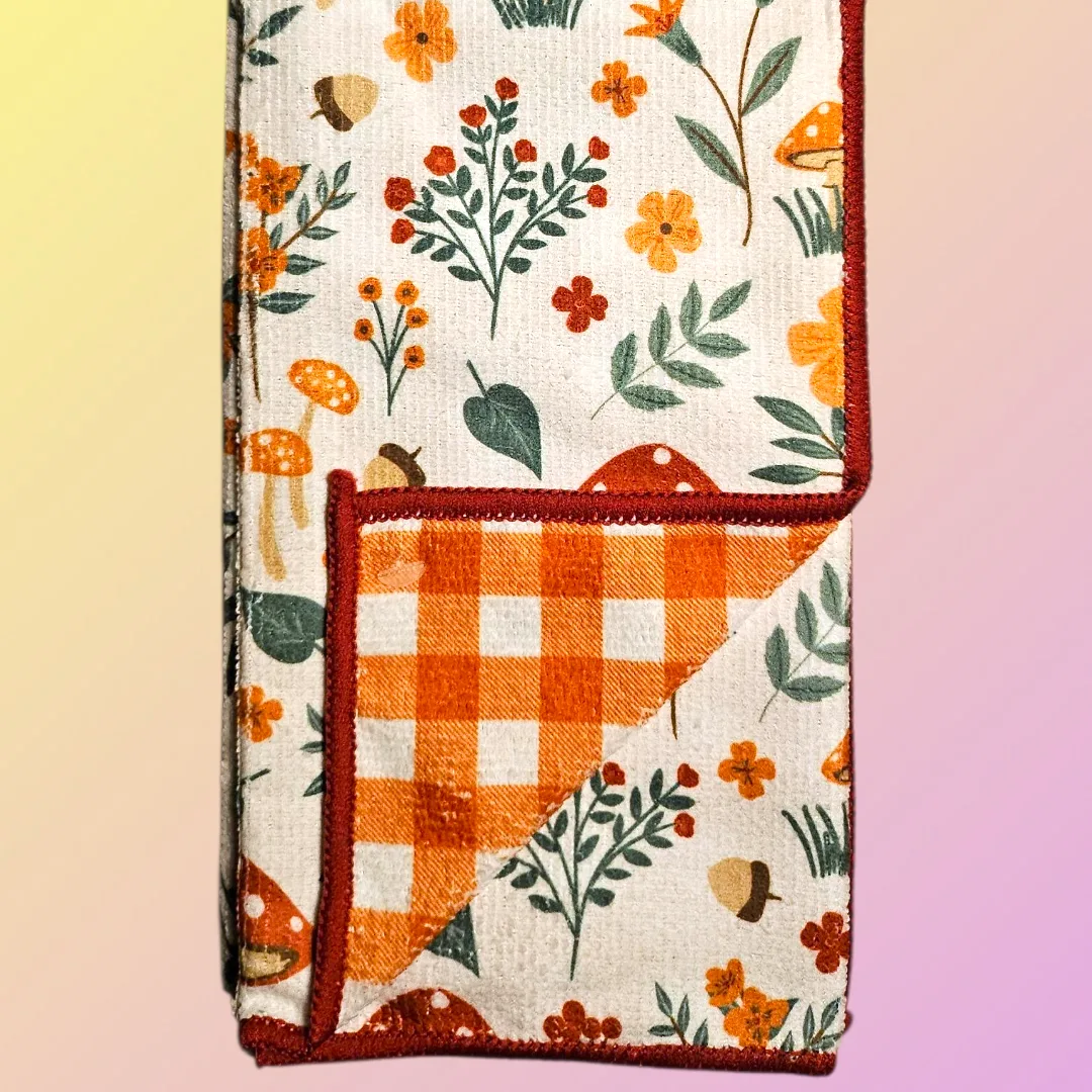 🥕 Perfect Harvest Reversible Kitchen Towel      14 in x 24 in image indicator(4)