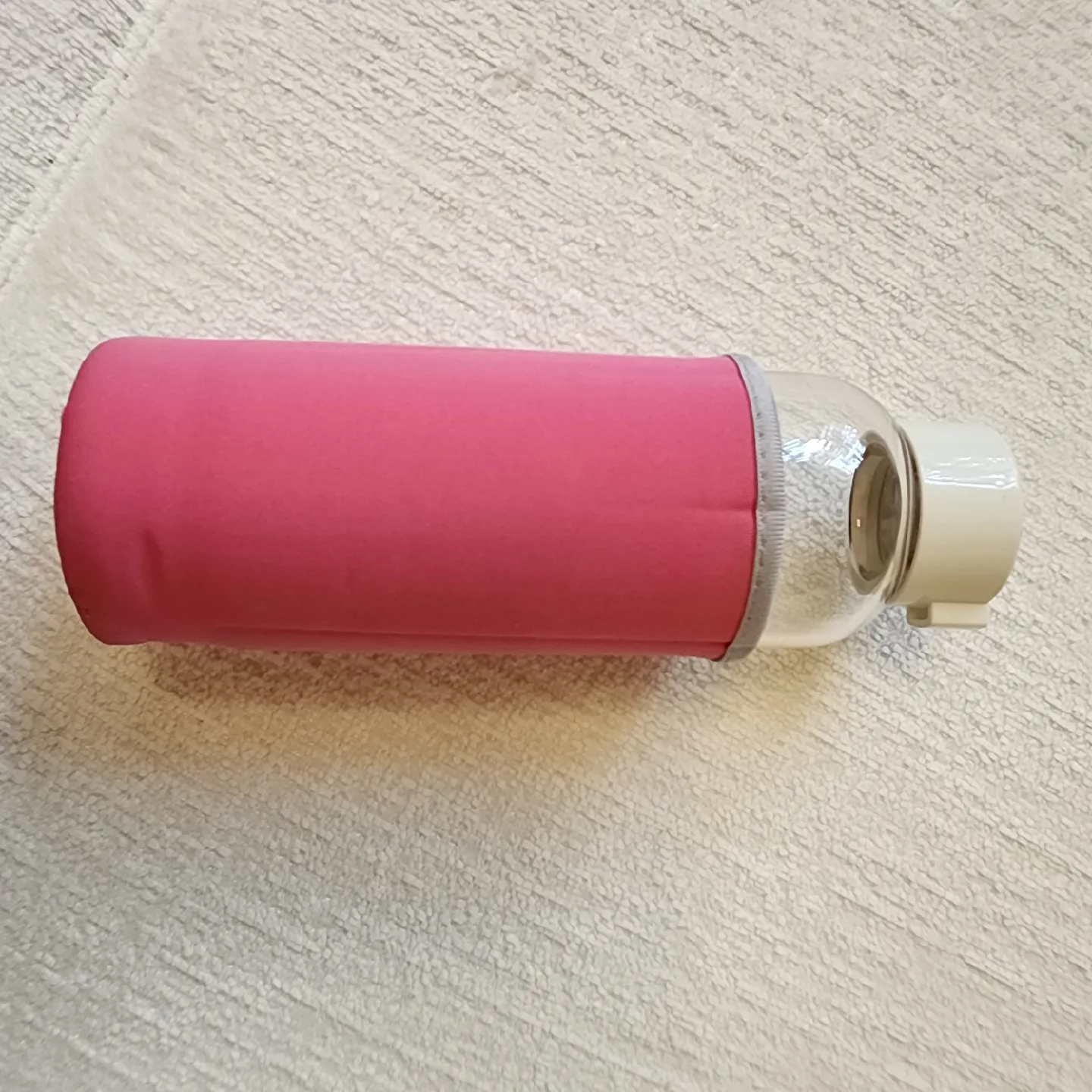 Glass Tea Infuser Bottle with Pink Sleeve image indicator(4)