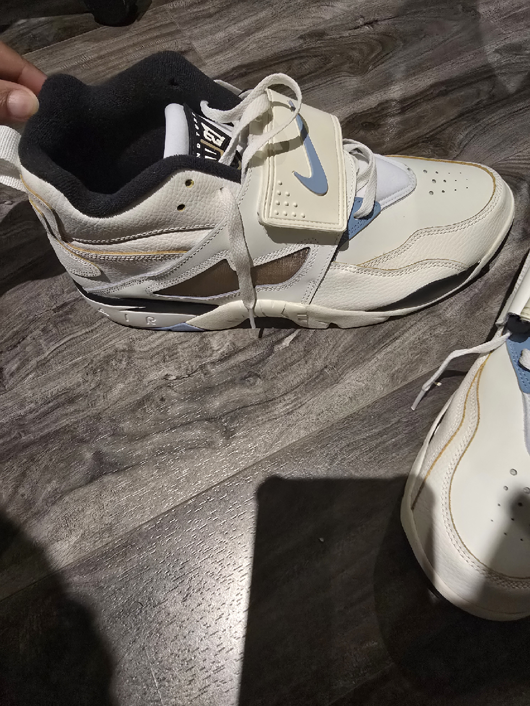 Nike Diamond Turf 24 Sneakers - photo 2