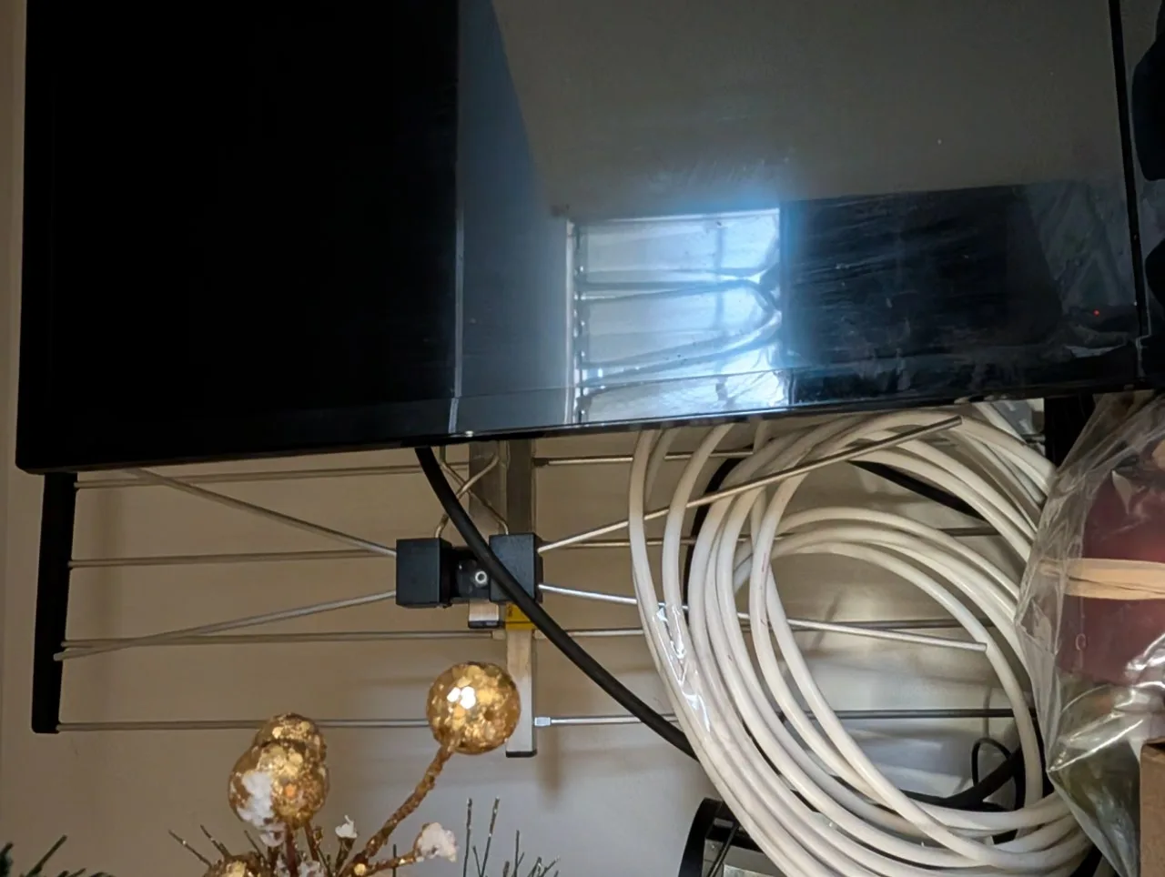 Westinghouse TV with antenna image indicator(5)