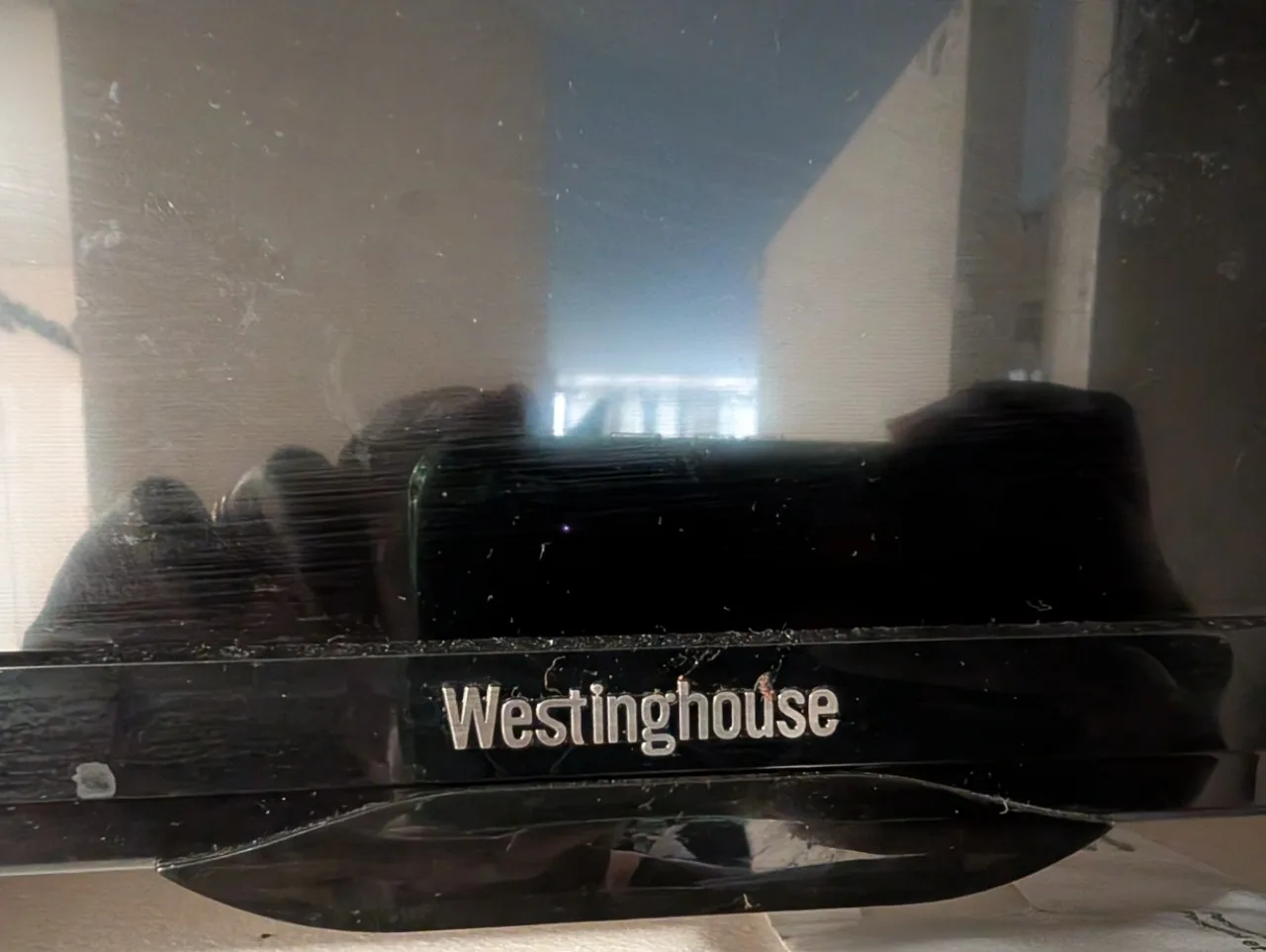 Westinghouse TV with antenna image indicator(6)