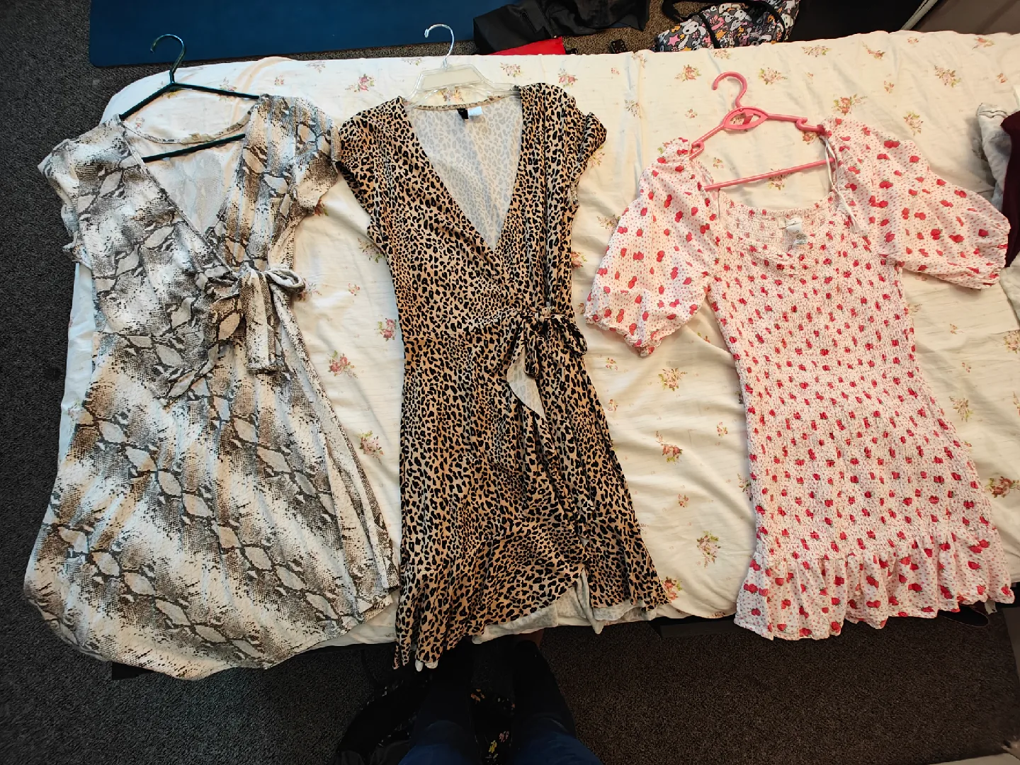 4 Piece Mini Dress Set- Size Small 🧡💖 image indicator(3)