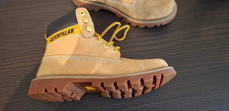 Brand New Caterpillar (CAT) Boots - Women US size 7 / EU size 38 image indicator(2)