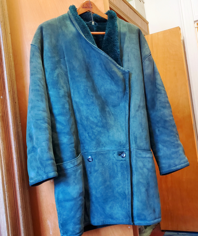 Beautiful Genuine Leather Vintage Shearling Coat - photo 2