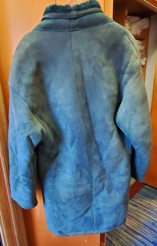 Beautiful Genuine Leather Vintage Shearling Coat - photo 3
