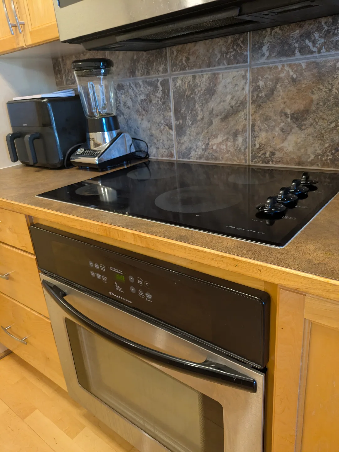 Private room for rent in a quiet condo, Edmonton downtown. image indicator(4)