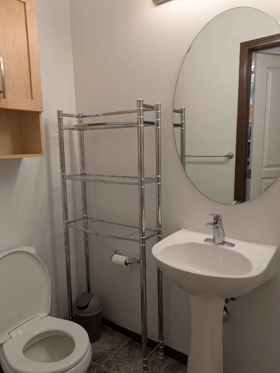 Private room for rent in a quiet condo, Edmonton downtown. image indicator(8)