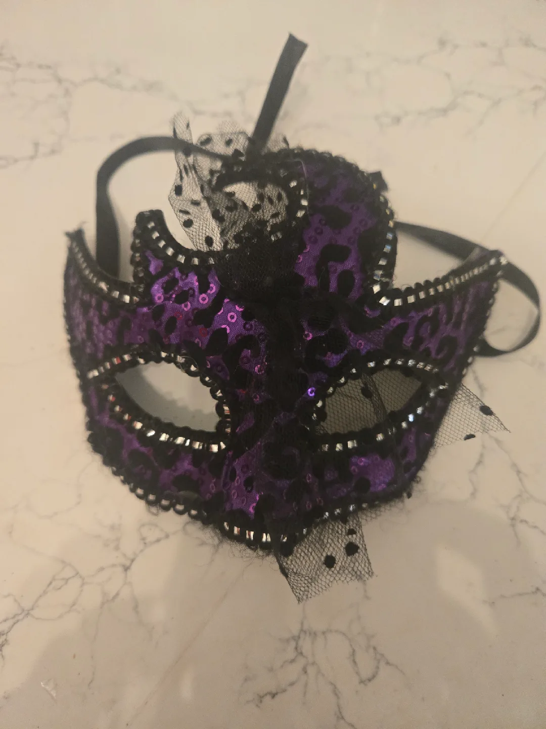 Masquerade Mask - Purple & Black image indicator(2)