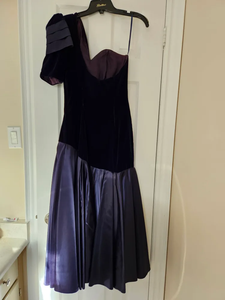 Navy Blue One-Shoulder Party Dress image indicator(7)