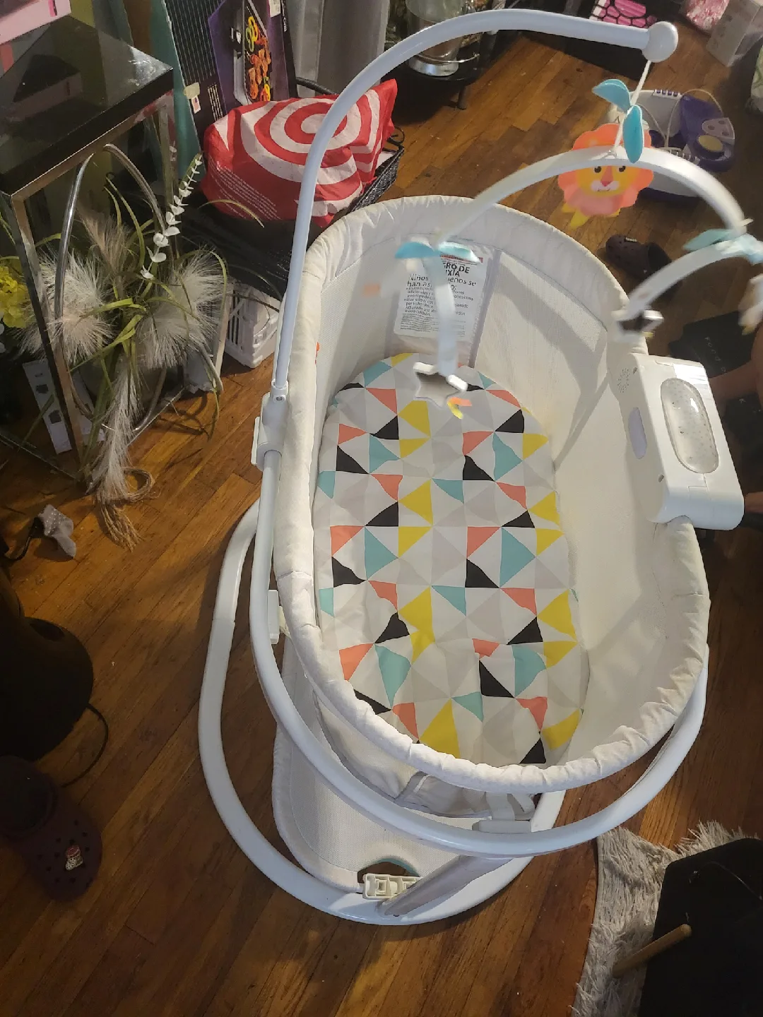 Fisher-Price Soothing Motions Bassinet - White image indicator(2)