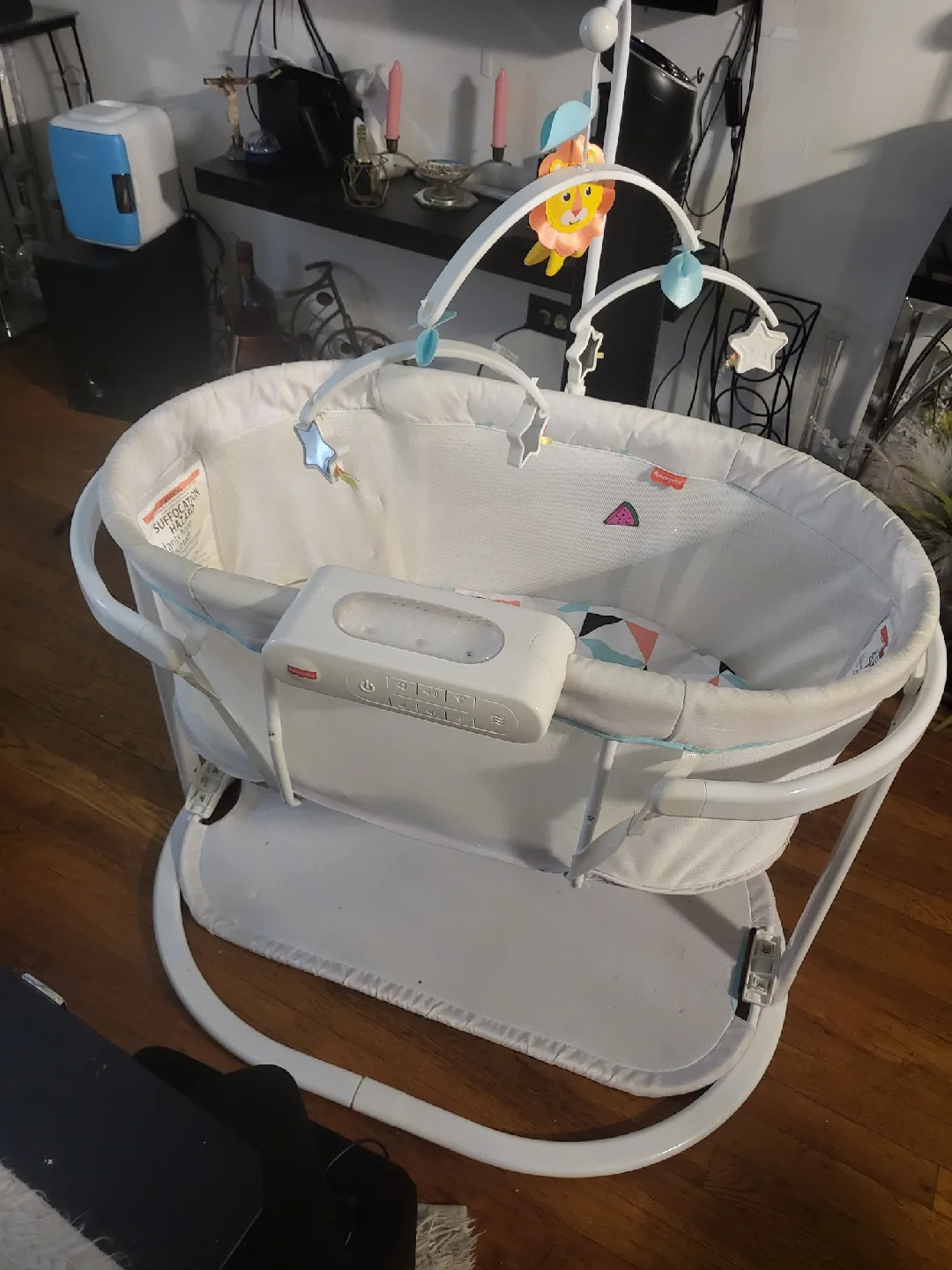 Fisher-Price Soothing Motions Bassinet - White image indicator(3)