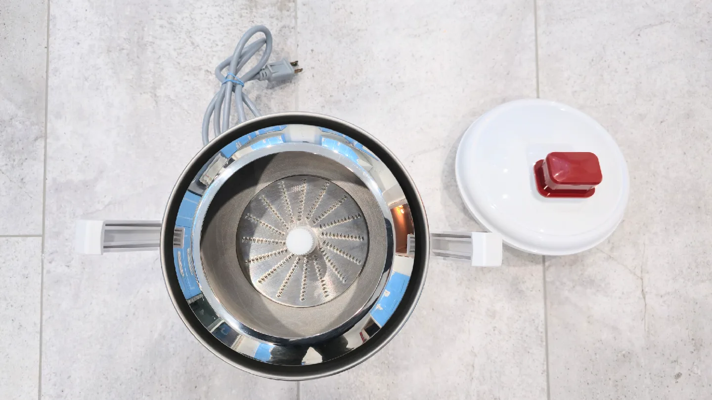 Omega Fruit & Vegetable Juicer Model 1000 image indicator(4)