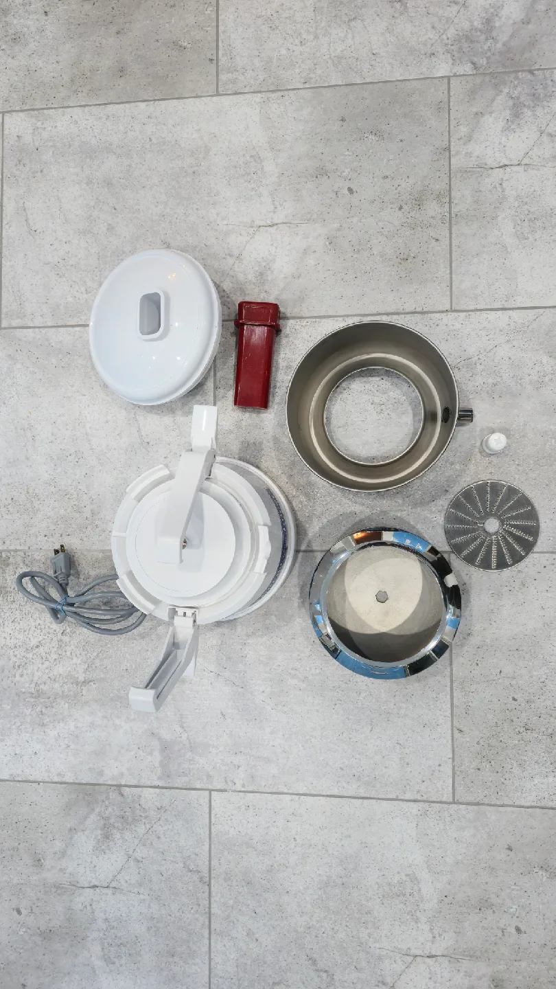 Omega Fruit & Vegetable Juicer Model 1000 image indicator(5)