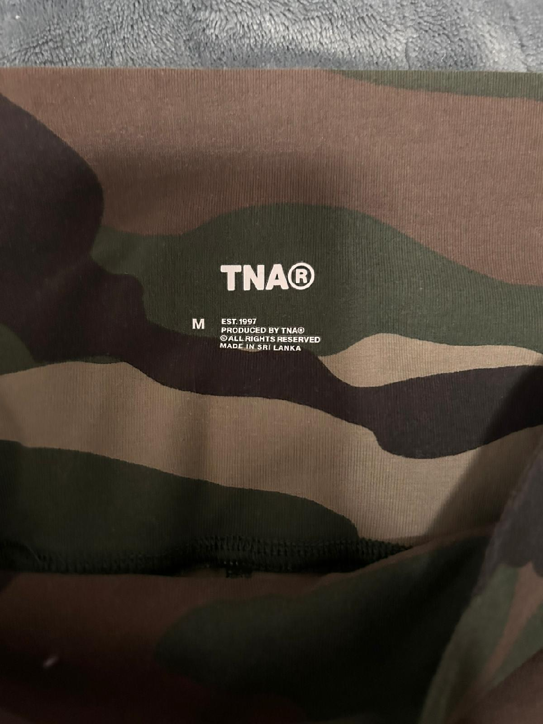 TNA Camo Leggings - Size M - photo 5