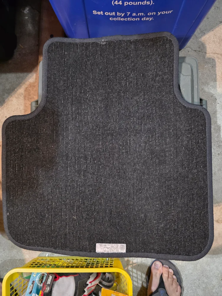 Volkswagen Car Floor Mat - Black image indicator(2)